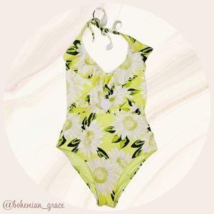 🕊️Aerie Ruffled Floral One Piece Swimsuit size Medium *Like New*